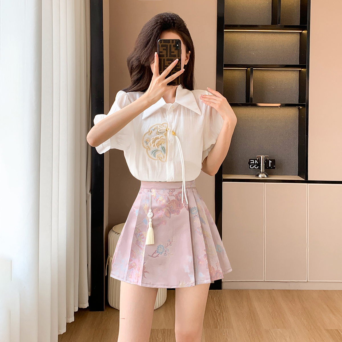 Elegant Chinese-Style Two-Piece Dress Set, Mature Design, High-End Fashion, 2025 Collection, Sophisticated Look Elegant Chinese-Style Two-Piece Dress Set, Mature Design, High-End Fashion, 2025 Collection, Sophisticated Look
