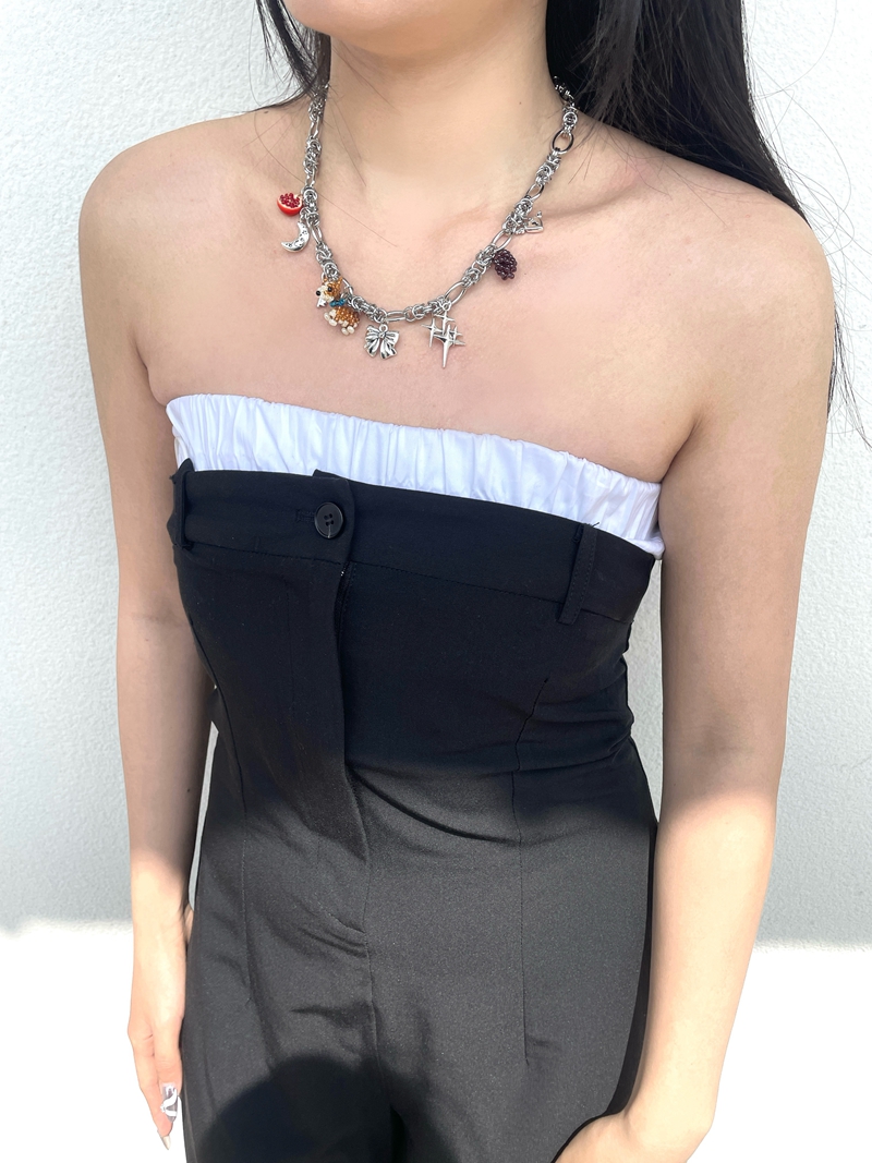 Elegant Clavicle Necklace with Various Pendant Dog Shell Beads - Chic Choker for a Spicy Sweet Cool Style