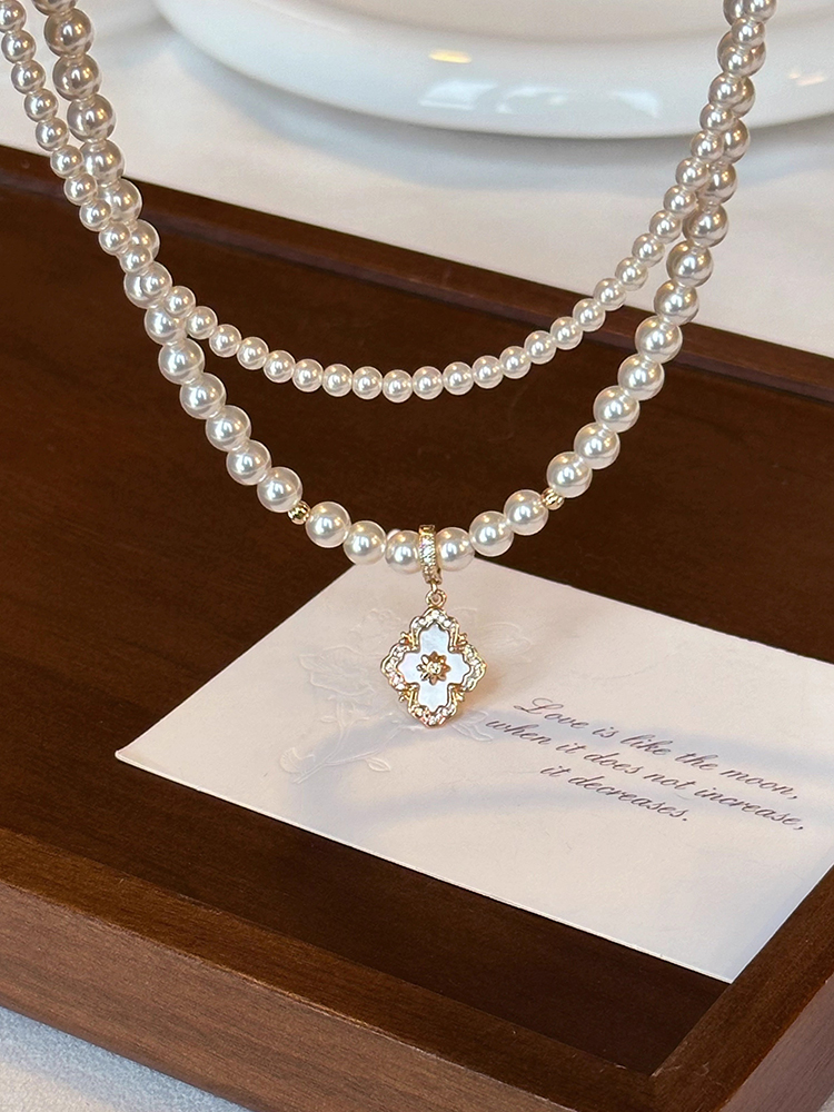 Elegant Double-Layer Pearl and Mother-of-Pearl Necklace - Light Luxury High-End Neck Chain for Classy Occasions Elegant Double-Layer Pearl and Mother-of-Pearl Necklace - Light Luxury High-End Neck Chain for Classy Occasions