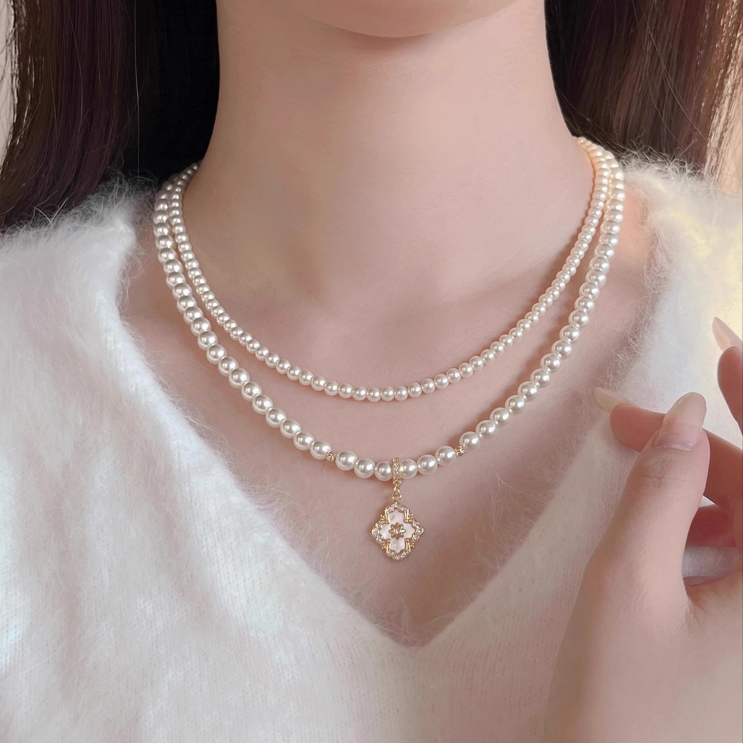 Elegant Double-Layer Pearl and Mother-of-Pearl Necklace - Light Luxury High-End Neck Chain for Classy Occasions