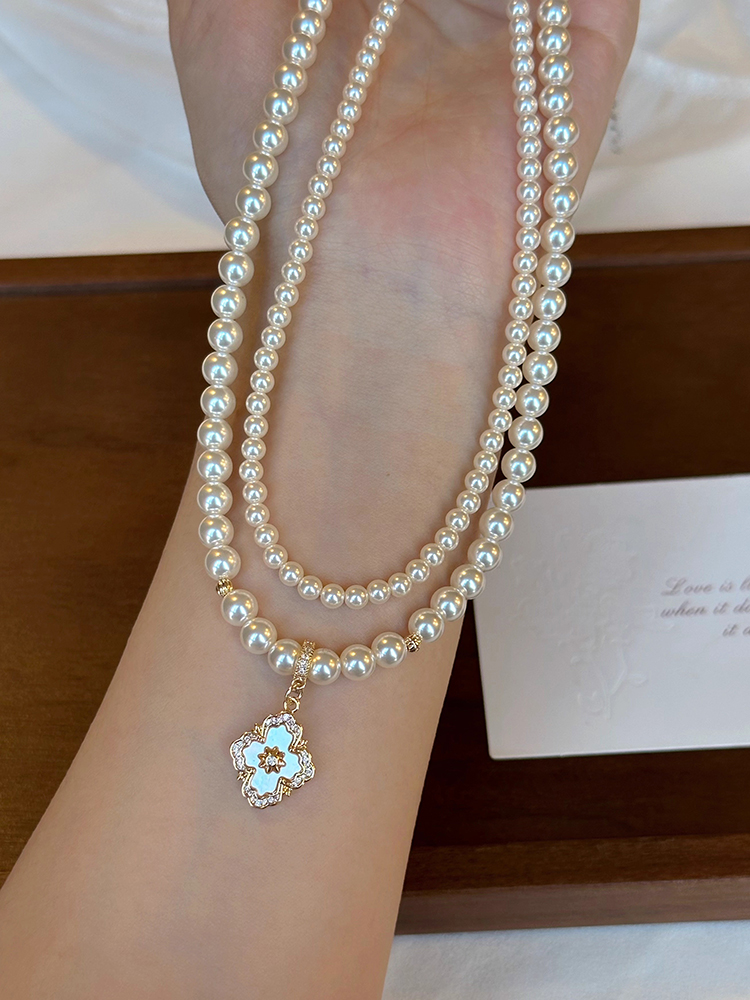 Elegant Double-Layer Pearl and Mother-of-Pearl Necklace - Light Luxury High-End Neck Chain for Classy Occasions Elegant Double-Layer Pearl and Mother-of-Pearl Necklace - Light Luxury High-End Neck Chain for Classy Occasions