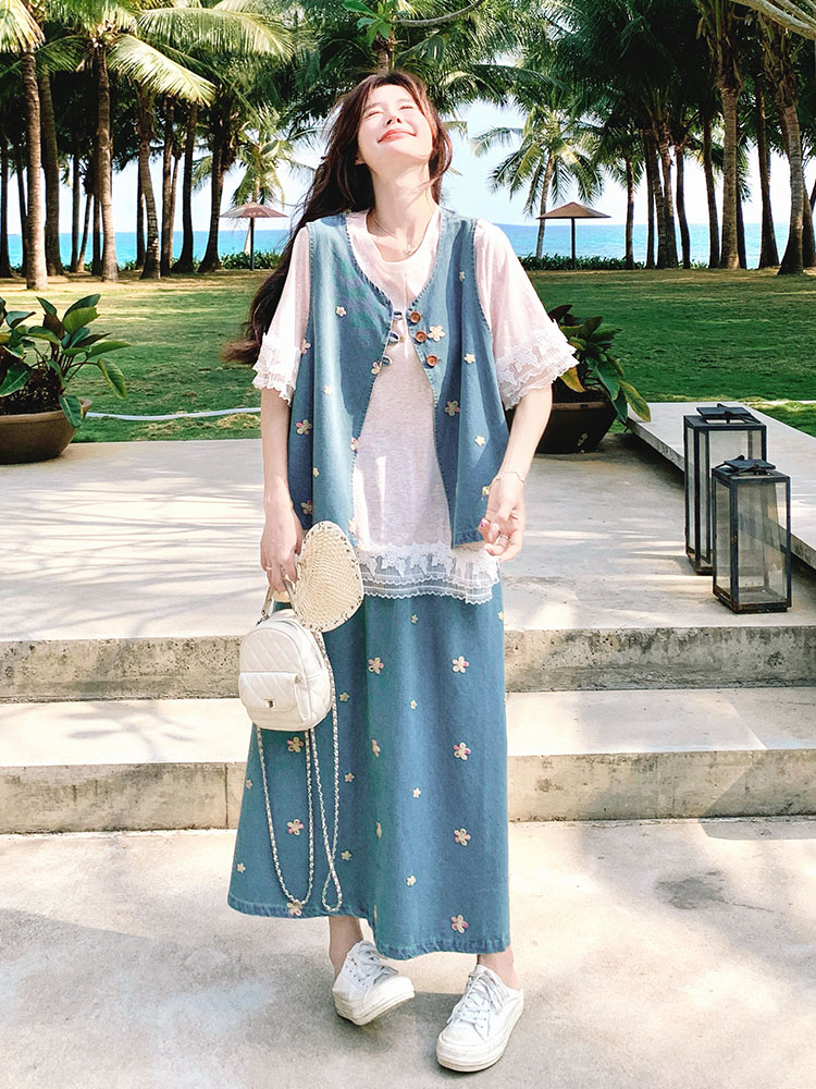Elegant Embroidered Denim Vest Set Dress for Women - Versatile 3-Piece T-Shirt and Skirt Outfit for Summer 2025 Fashion Elegant Embroidered Denim Vest Set Dress for Women - Versatile 3-Piece T-Shirt and Skirt Outfit for Summer 2025 Fashion
