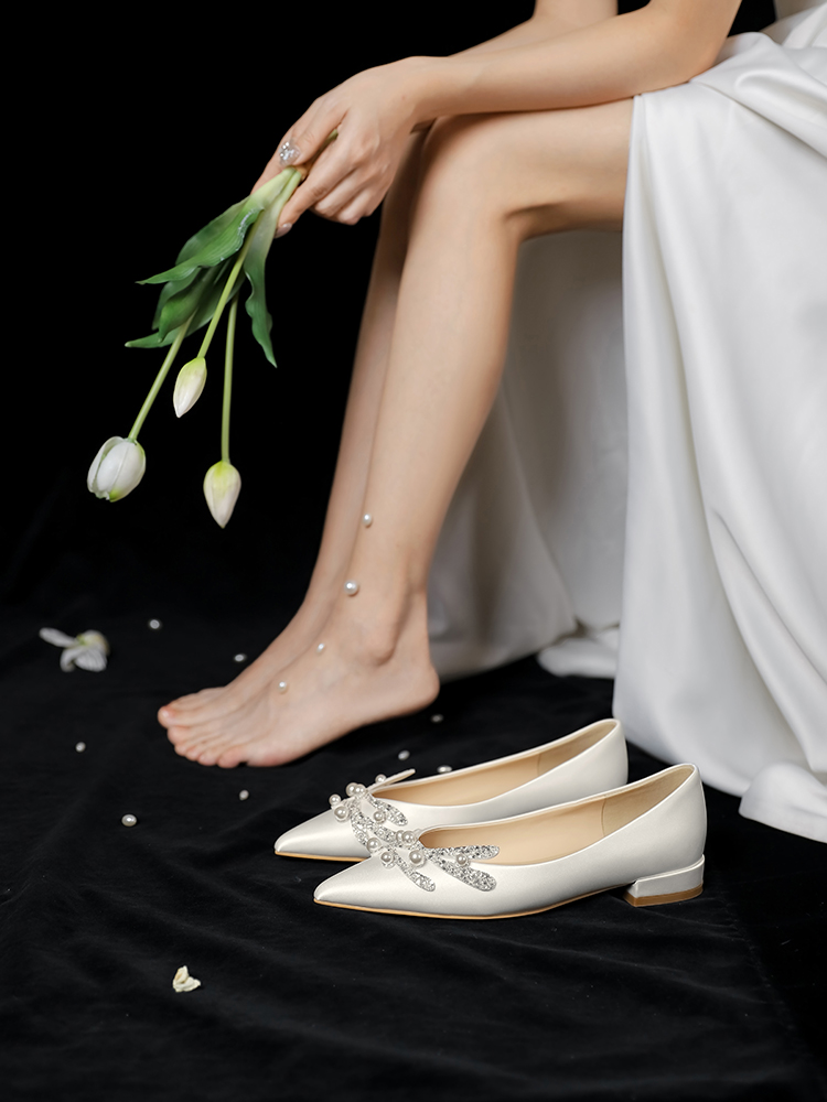 Elegant Flat Wedding Shoes for Brides - French Style Low-Heeled Loafers, Comfortable Everyday Wear, Chic Niche Design Elegant Flat Wedding Shoes for Brides - French Style Low-Heeled Loafers, Comfortable Everyday Wear, Chic Niche Design