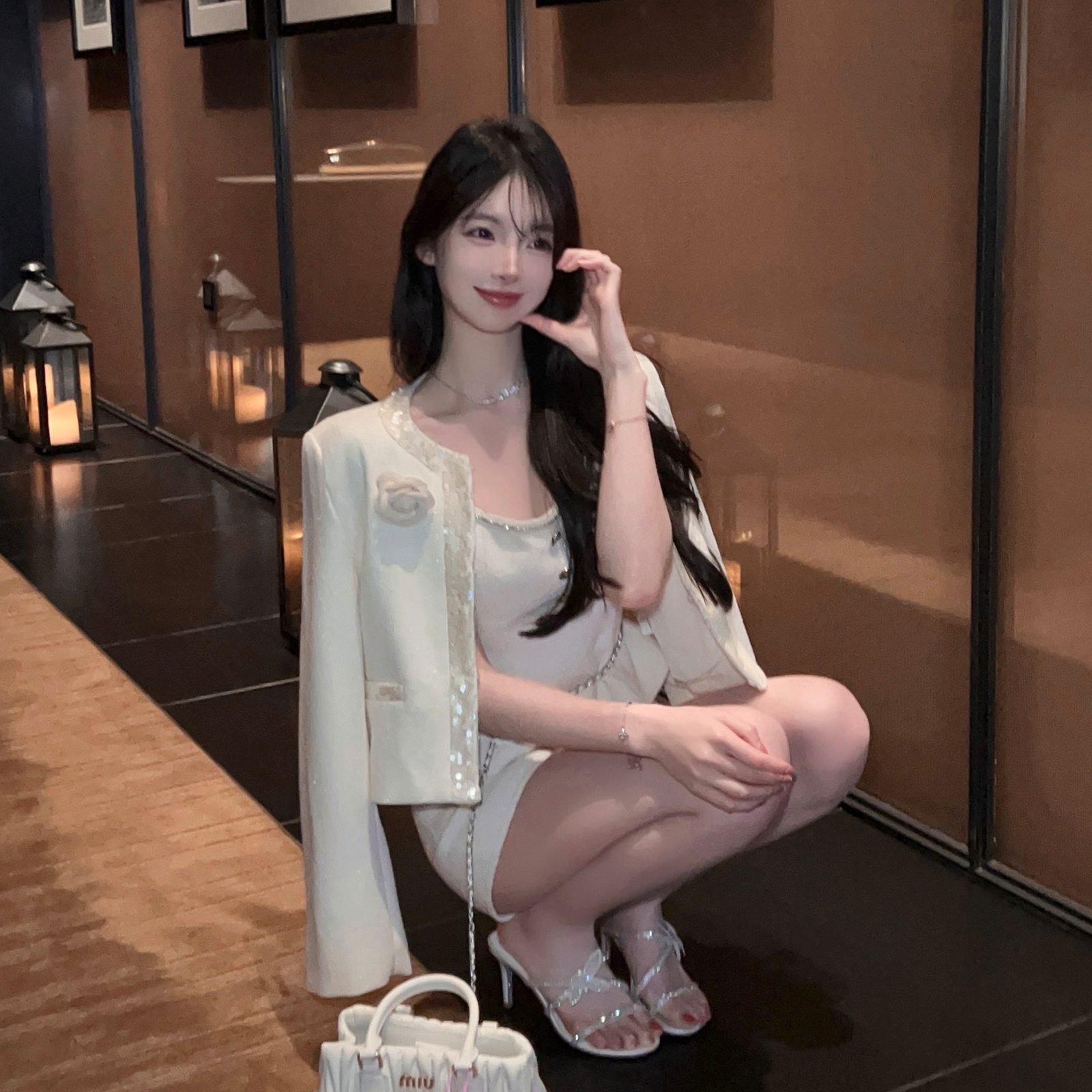 Elegant Floral Design Short White Woolen Coat for Women - Winter Fashion Outerwear for Chic Style