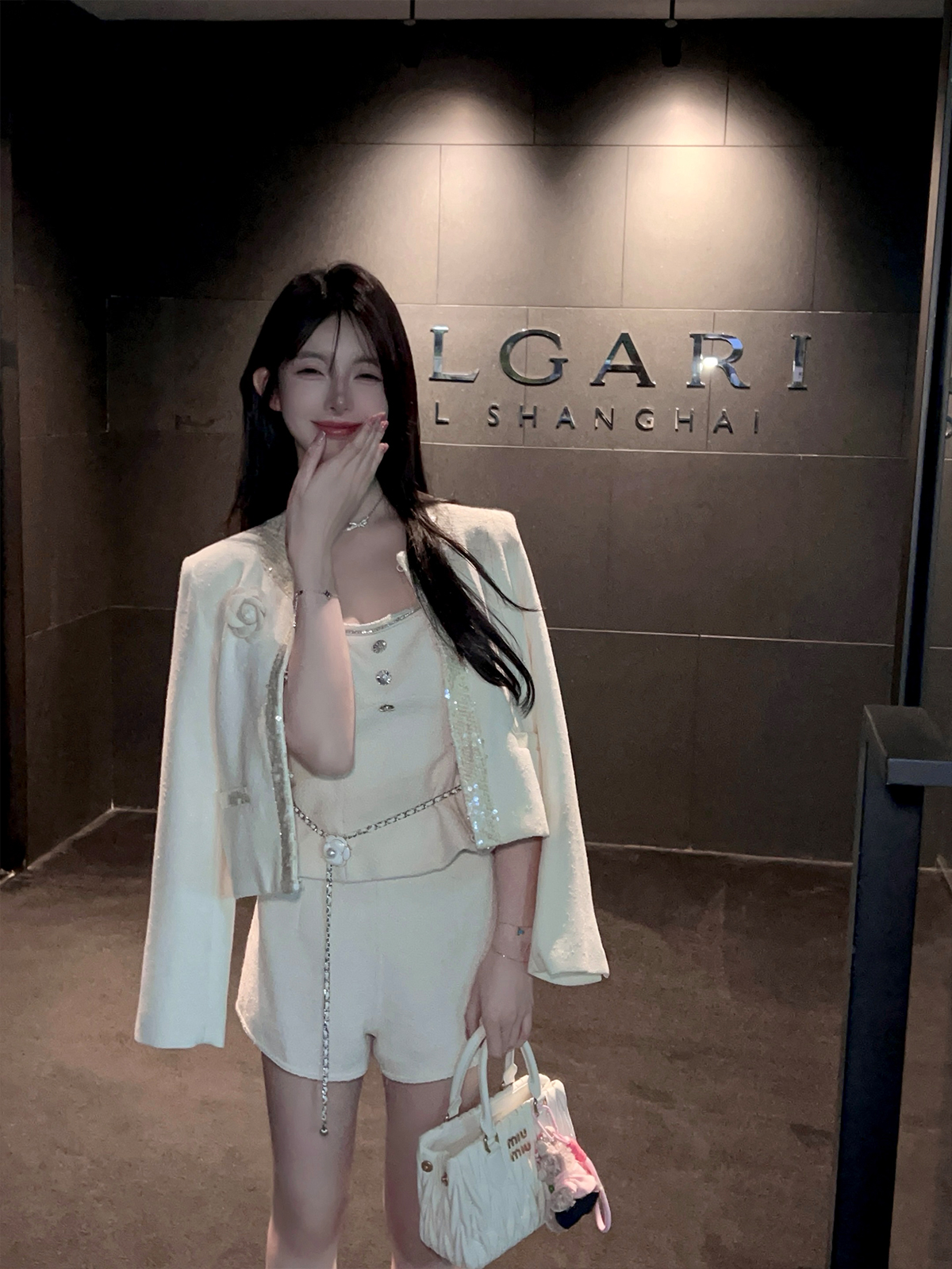 Elegant Floral Design Short White Woolen Coat for Women - Winter Fashion Outerwear for Chic Style Elegant Floral Design Short White Woolen Coat for Women - Winter Fashion Outerwear for Chic Style