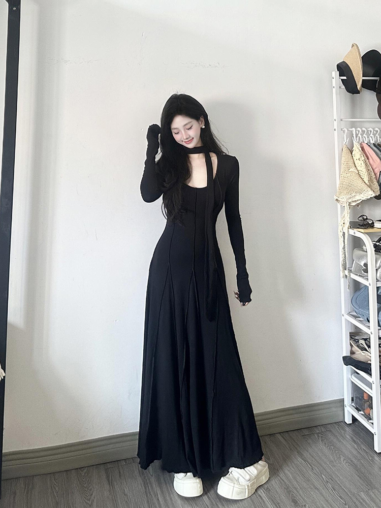 Elegant French Hepburn Style Black Knitted Dress for Women - Waist-Cinching Slim Fit Long Dress for Early Spring Fashion Elegant French Hepburn Style Black Knitted Dress for Women - Waist-Cinching Slim Fit Long Dress for Early Spring Fashion