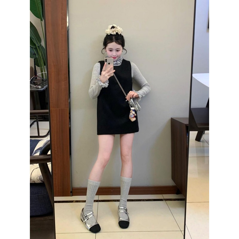 Elegant French-Style Black Wool Vest Dress with Half-High Collar and Lace Knitted Base for Winter Fashion Elegant French-Style Black Wool Vest Dress with Half-High Collar and Lace Knitted Base for Winter Fashion