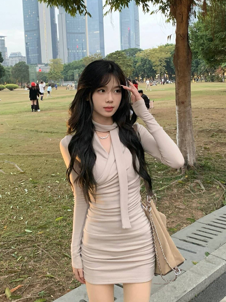 Elegant French-Style Long Sleeve Fitted Knitted Dress for Women, Waist-Cinching Bodycon Mini Skirt, Spring Fashion Elegant French-Style Long Sleeve Fitted Knitted Dress for Women, Waist-Cinching Bodycon Mini Skirt, Spring Fashion