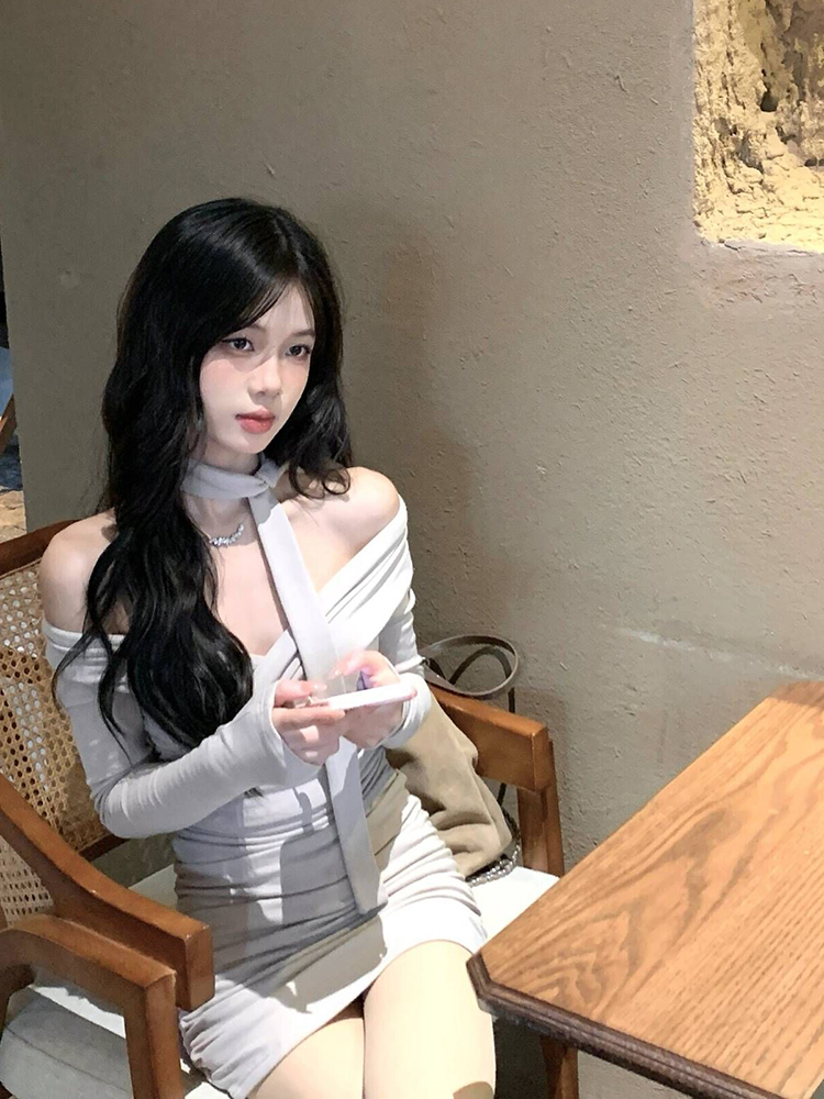 Elegant French-Style Long Sleeve Fitted Knitted Dress for Women, Waist-Cinching Bodycon Mini Skirt, Spring Fashion Elegant French-Style Long Sleeve Fitted Knitted Dress for Women, Waist-Cinching Bodycon Mini Skirt, Spring Fashion