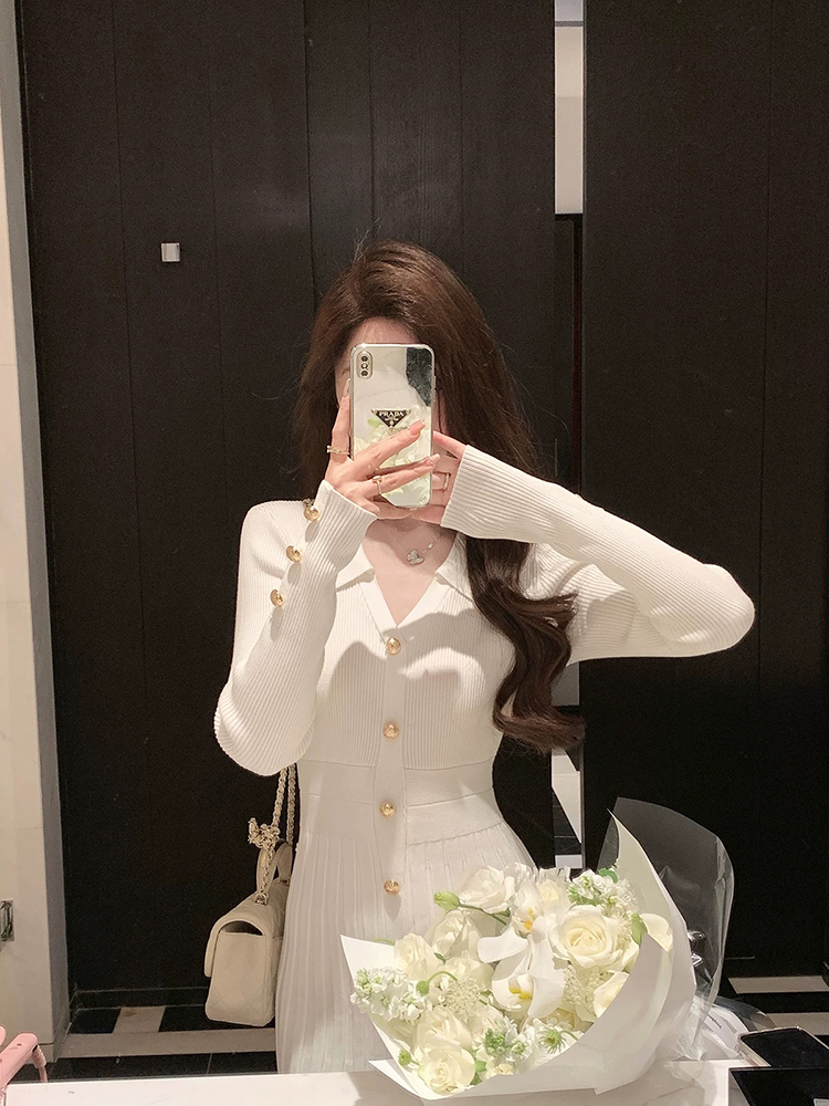 Elegant French-Style Long-Sleeve Knitted Dress for Women, Waist-Cinching V-Neck, Short Skirt, Perfect for Autumn and Winter Fashion Elegant French-Style Long-Sleeve Knitted Dress for Women, Waist-Cinching V-Neck, Short Skirt, Perfect for Autumn and Winter Fashion