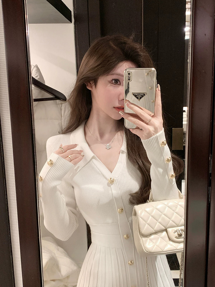 Elegant French-Style Long-Sleeve Knitted Dress for Women, Waist-Cinching V-Neck, Short Skirt, Perfect for Autumn and Winter Fashion Elegant French-Style Long-Sleeve Knitted Dress for Women, Waist-Cinching V-Neck, Short Skirt, Perfect for Autumn and Winter Fashion