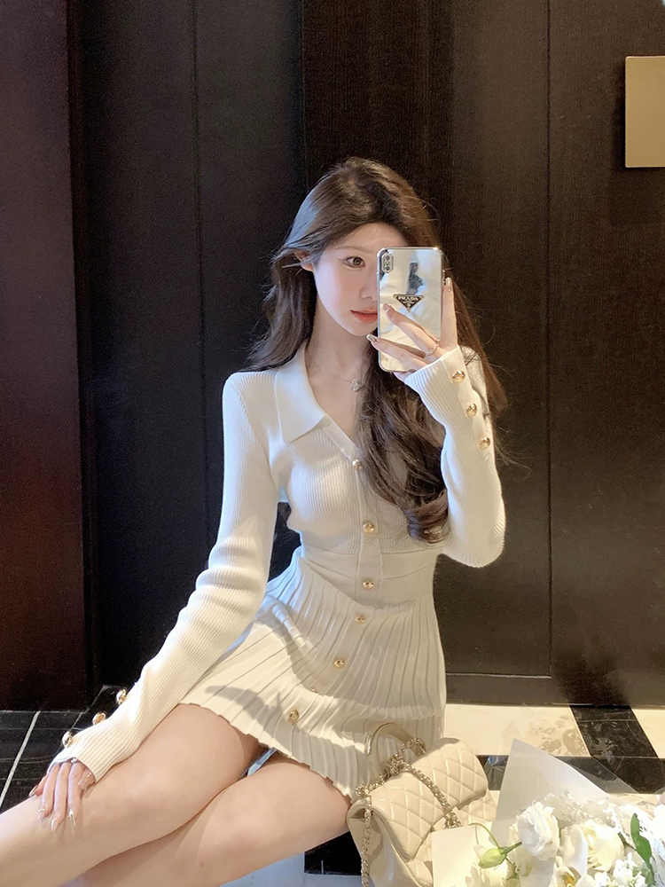 Elegant French-Style Long-Sleeve Knitted Dress for Women, Waist-Cinching V-Neck, Short Skirt, Perfect for Autumn and Winter Fashion Elegant French-Style Long-Sleeve Knitted Dress for Women, Waist-Cinching V-Neck, Short Skirt, Perfect for Autumn and Winter Fashion