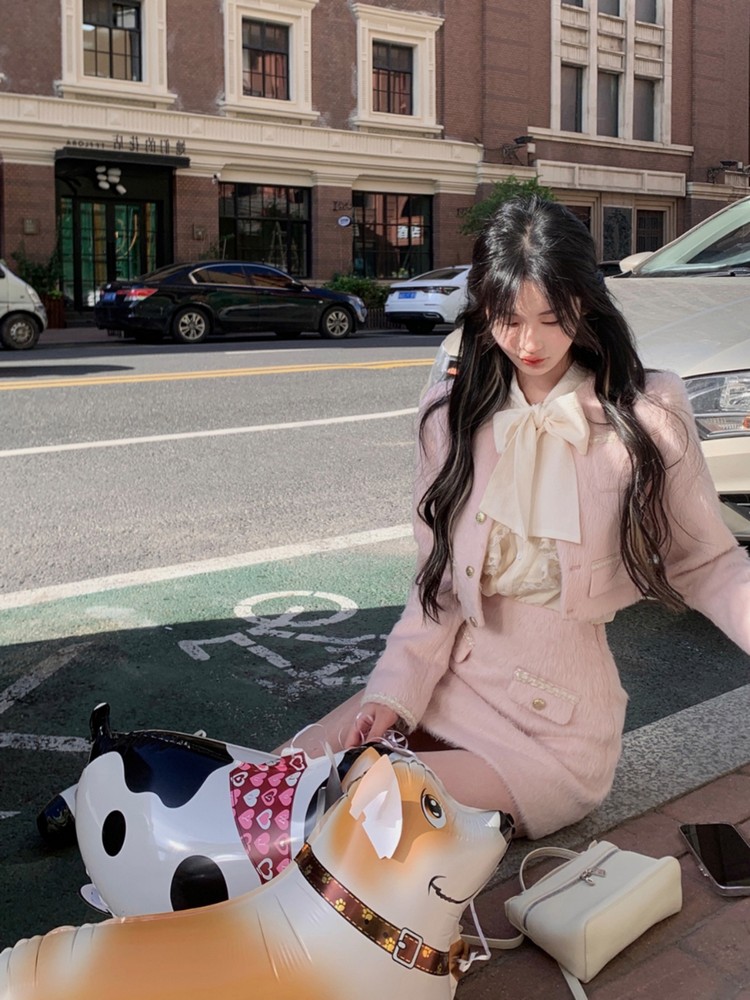 Elegant French-Style Short Jacket for Women - Petite Fit - Spring 2025 Collection - Perfect for Skirt and Shirt Two-Piece Set Elegant French-Style Short Jacket for Women - Petite Fit - Spring 2025 Collection - Perfect for Skirt and Shirt Two-Piece Set