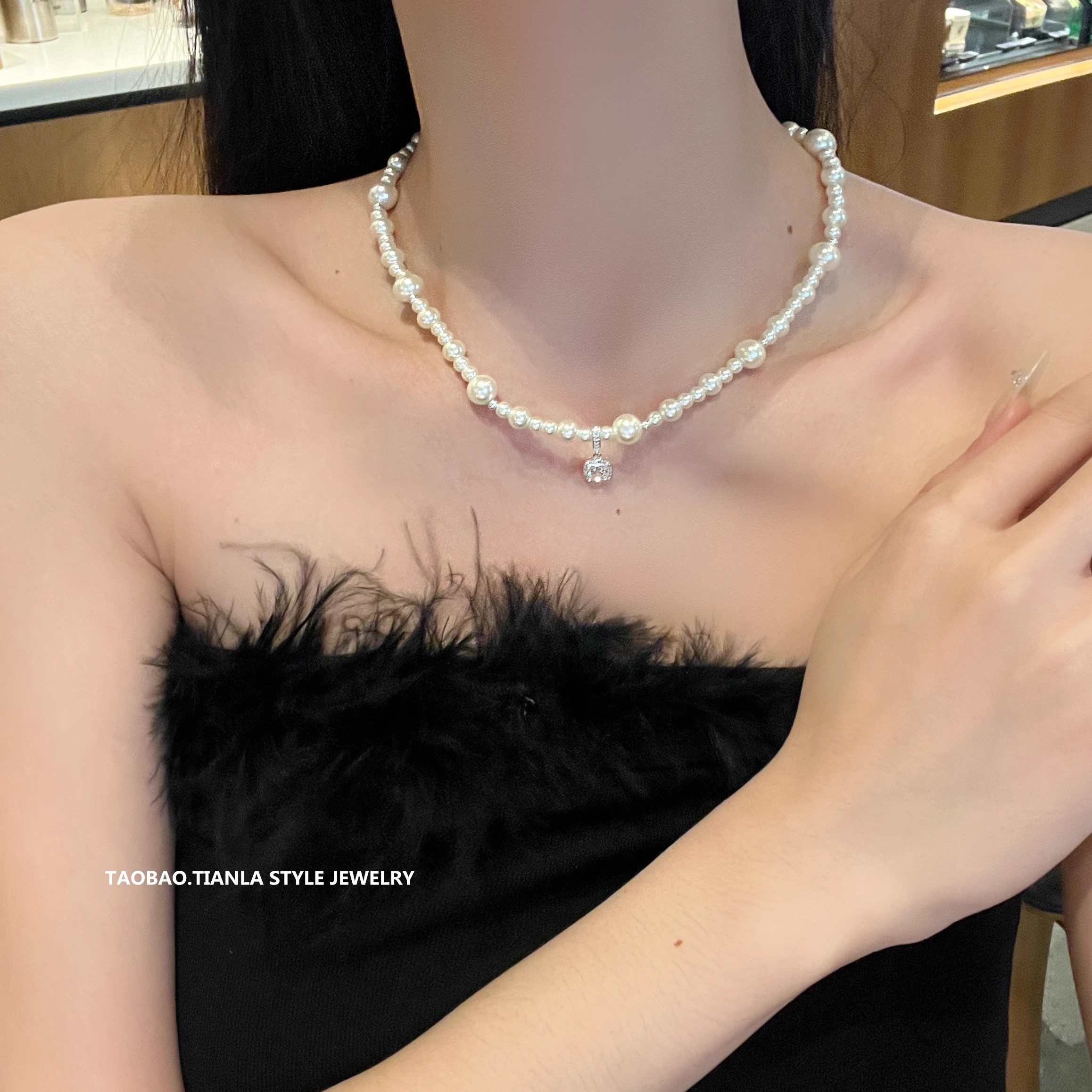 Elegant French Style Sugar Cube Pearl Necklace for Women - Exquisite Light Luxury Clavicle Chain Accessory