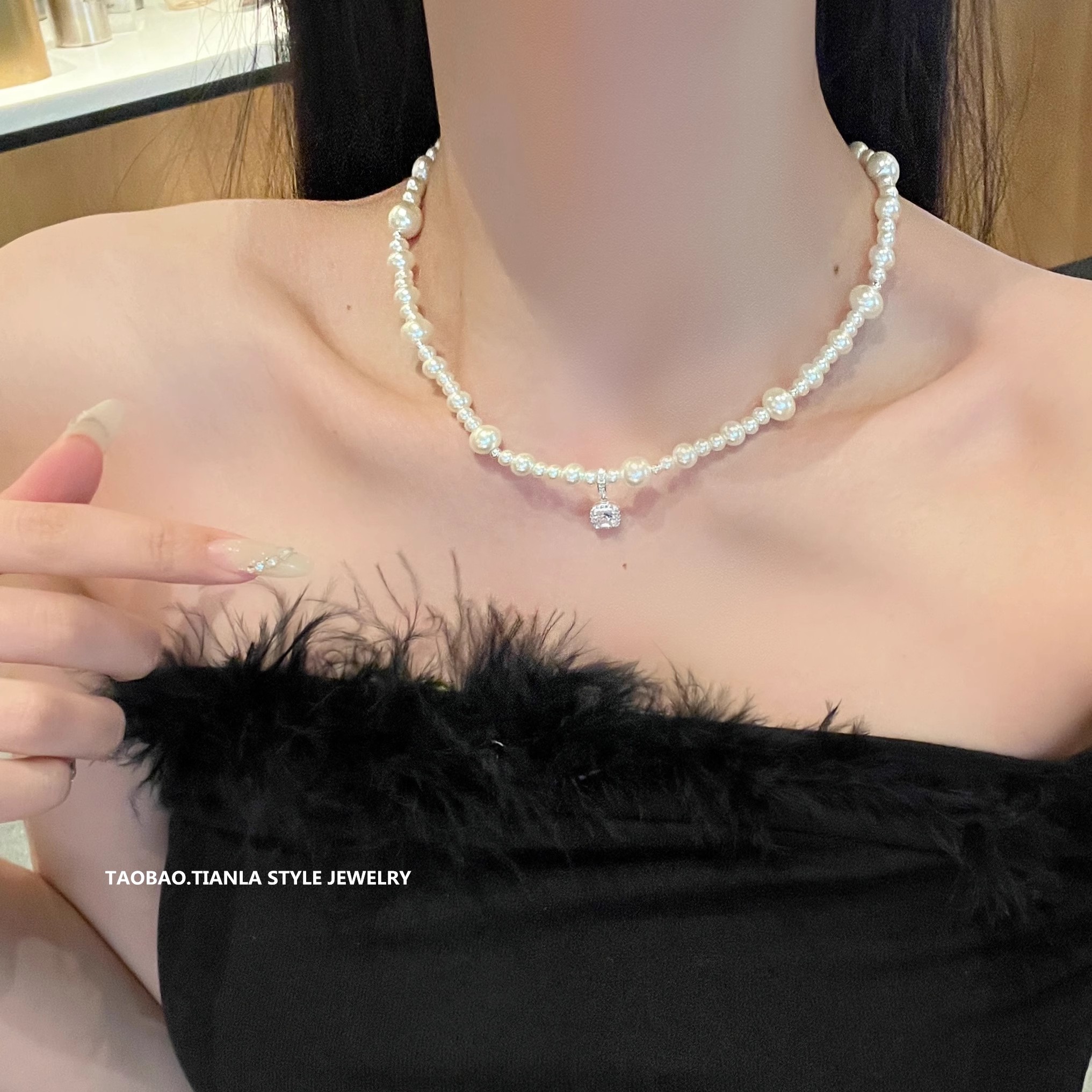Elegant French Style Sugar Cube Pearl Necklace for Women - Exquisite Light Luxury Clavicle Chain Accessory
