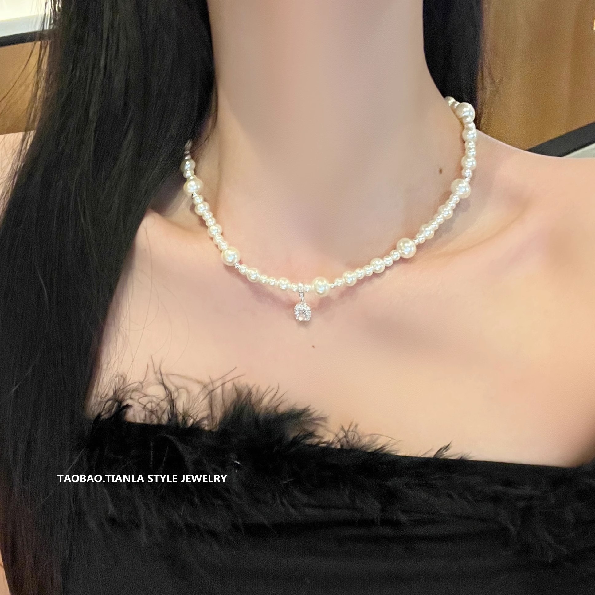 Elegant French Style Sugar Cube Pearl Necklace for Women - Exquisite Light Luxury Clavicle Chain Accessory Elegant French Style Sugar Cube Pearl Necklace for Women - Exquisite Light Luxury Clavicle Chain Accessory