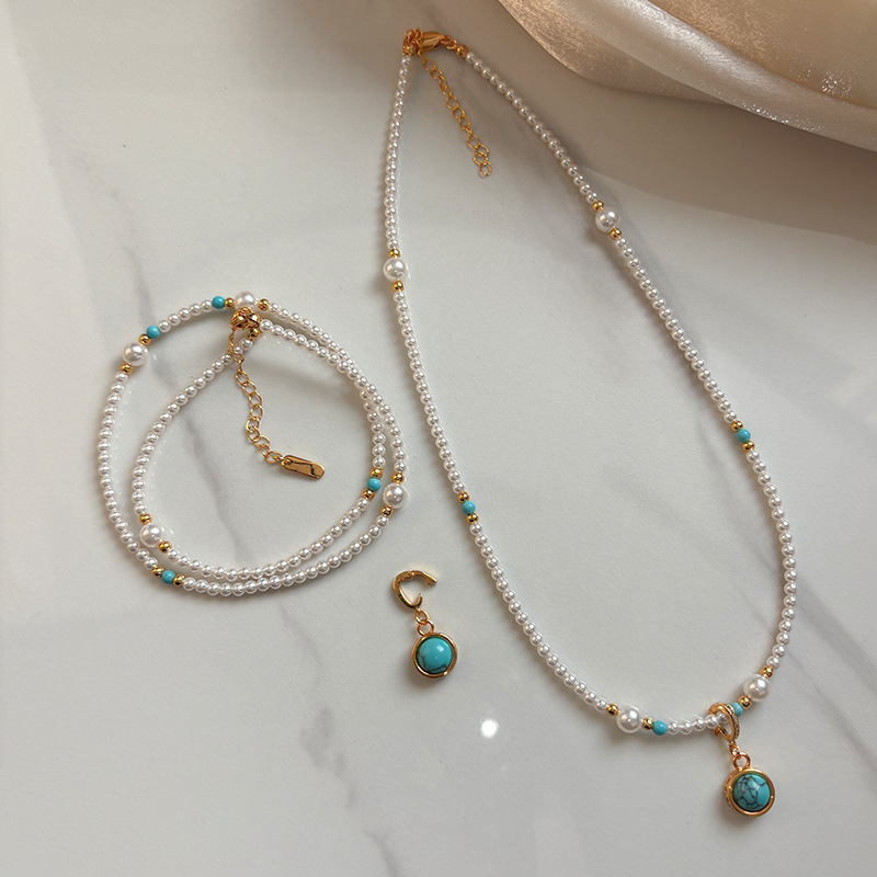 Elegant French-Style Turquoise Pendant Necklace for Women - Pearl Beaded Collarbone Chain, Light Luxury Accessory Elegant French-Style Turquoise Pendant Necklace for Women - Pearl Beaded Collarbone Chain, Light Luxury Accessory