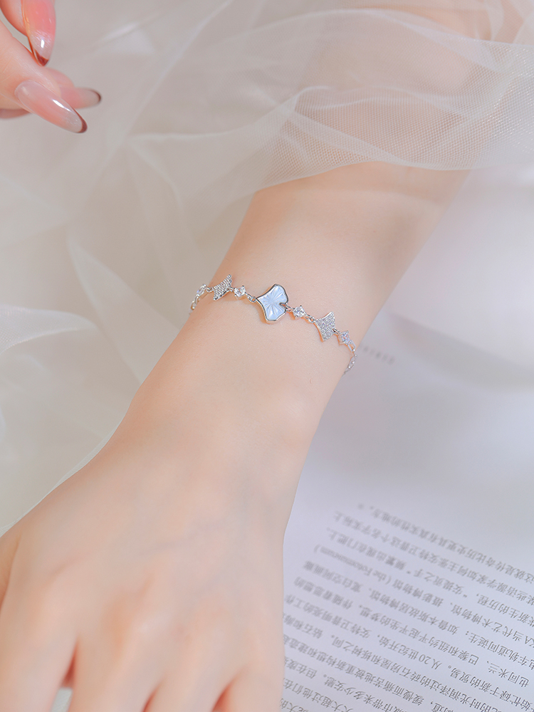 Elegant Ginkgo Leaf S925 Pure Silver Bracelet and Women's Lapel Pin Set, Exquisite Handcrafted Jewelry, Nature-Inspired Accessory Elegant Ginkgo Leaf S925 Pure Silver Bracelet and Women's Lapel Pin Set, Exquisite Handcrafted Jewelry, Nature-Inspired Accessory