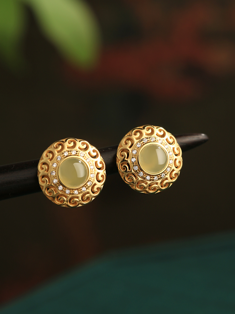 Elegant Hetian Jade and Silver Flower Wire Earrings with 18K Gold Peace Buckle - High-End Light Luxury Jewelry for Women Elegant Hetian Jade and Silver Flower Wire Earrings with 18K Gold Peace Buckle - High-End Light Luxury Jewelry for Women