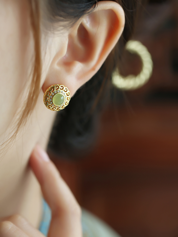 Elegant Hetian Jade and Silver Flower Wire Earrings with 18K Gold Peace Buckle - High-End Light Luxury Jewelry for Women Elegant Hetian Jade and Silver Flower Wire Earrings with 18K Gold Peace Buckle - High-End Light Luxury Jewelry for Women