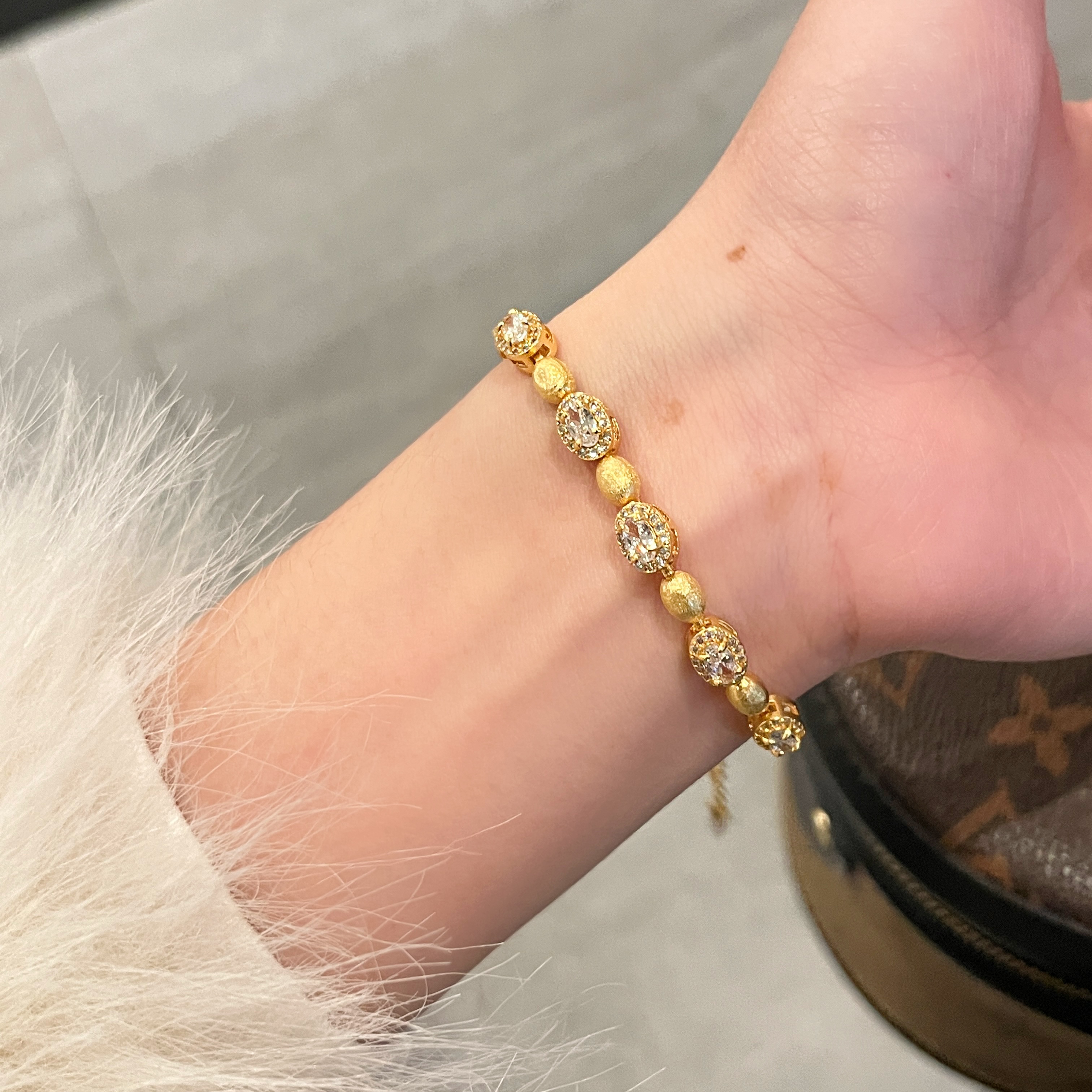 Elegant High Carbon Diamond Bracelet for Women - Old Money Style, Niche Light Luxury Jewelry with Sophisticated Charm Elegant High Carbon Diamond Bracelet for Women - Old Money Style, Niche Light Luxury Jewelry with Sophisticated Charm