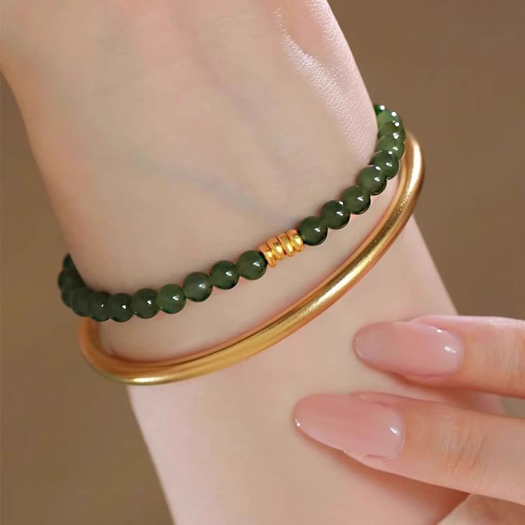 Elegant High-End Beaded Bracelet for Women - Parisian Style, Chic Accessories for Fashion-Forward Looks