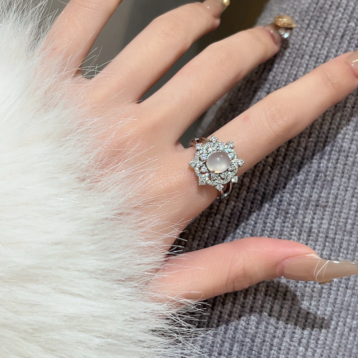 Elegant Imitation White Jade Agate Zircon Ring for Women, Pure Silver, High-Quality Light Luxury Index Finger Jewelry