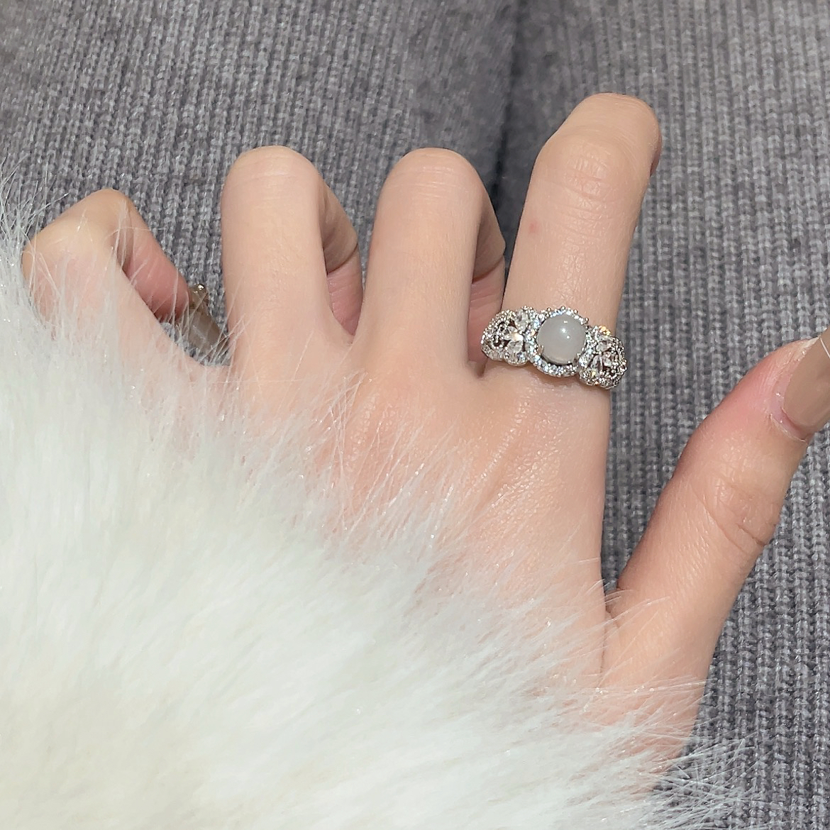 Elegant Imitation White Jade Agate Zircon Ring for Women, Pure Silver, High-Quality Light Luxury Index Finger Jewelry Elegant Imitation White Jade Agate Zircon Ring for Women, Pure Silver, High-Quality Light Luxury Index Finger Jewelry