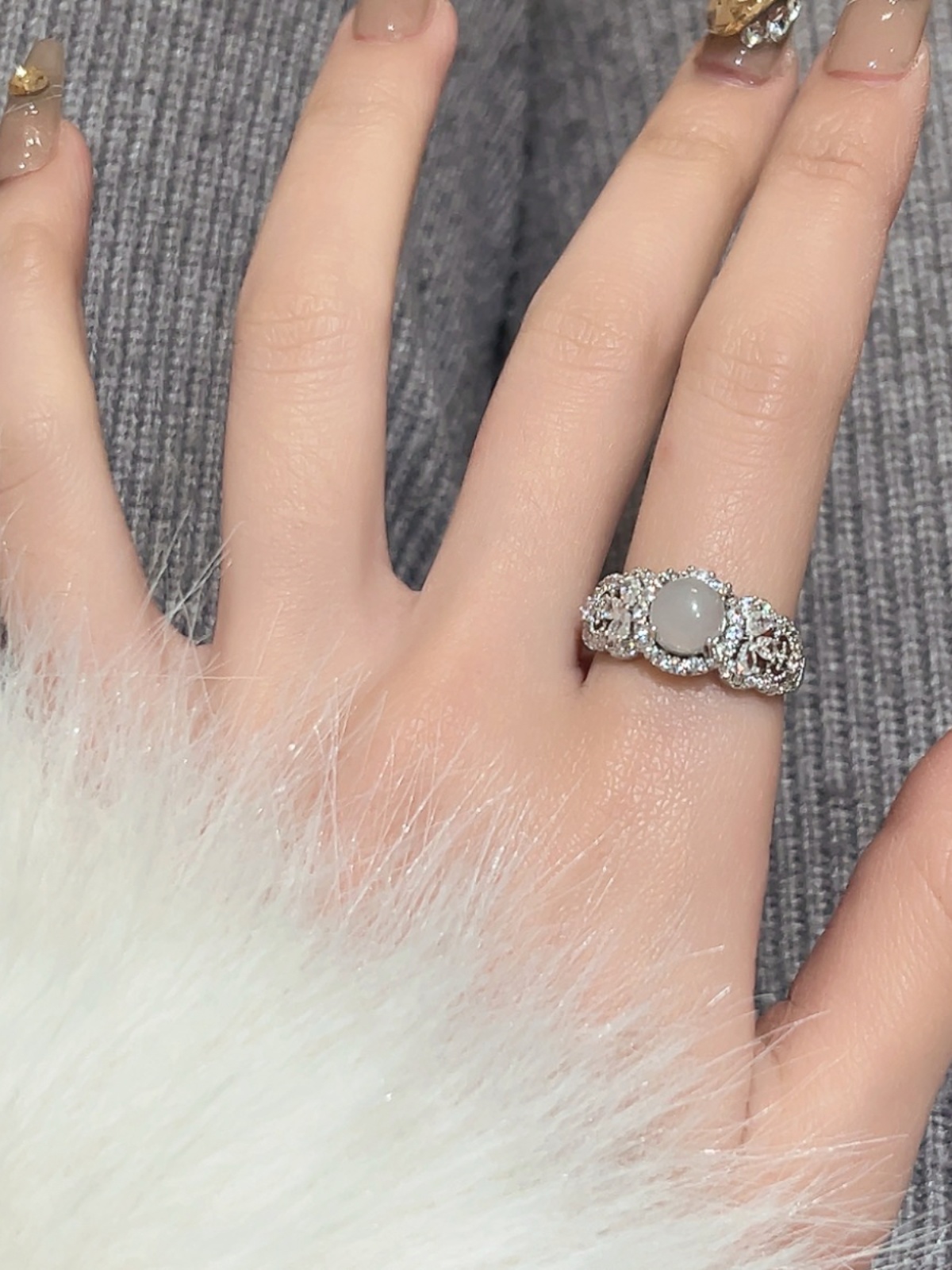 Elegant Imitation White Jade Agate Zircon Ring for Women, Pure Silver, High-Quality Light Luxury Index Finger Jewelry Elegant Imitation White Jade Agate Zircon Ring for Women, Pure Silver, High-Quality Light Luxury Index Finger Jewelry