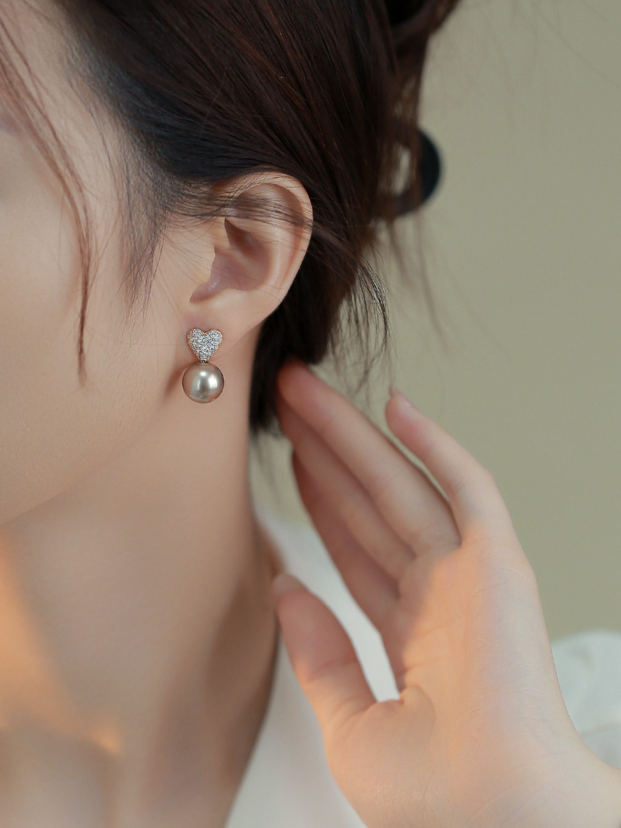 Elegant Minimalist Micro-Inlaid Zircon Heart Pearl Stud Earrings for Women - Versatile Light Luxury Niche Design Elegant Minimalist Micro-Inlaid Zircon Heart Pearl Stud Earrings for Women - Versatile Light Luxury Niche Design