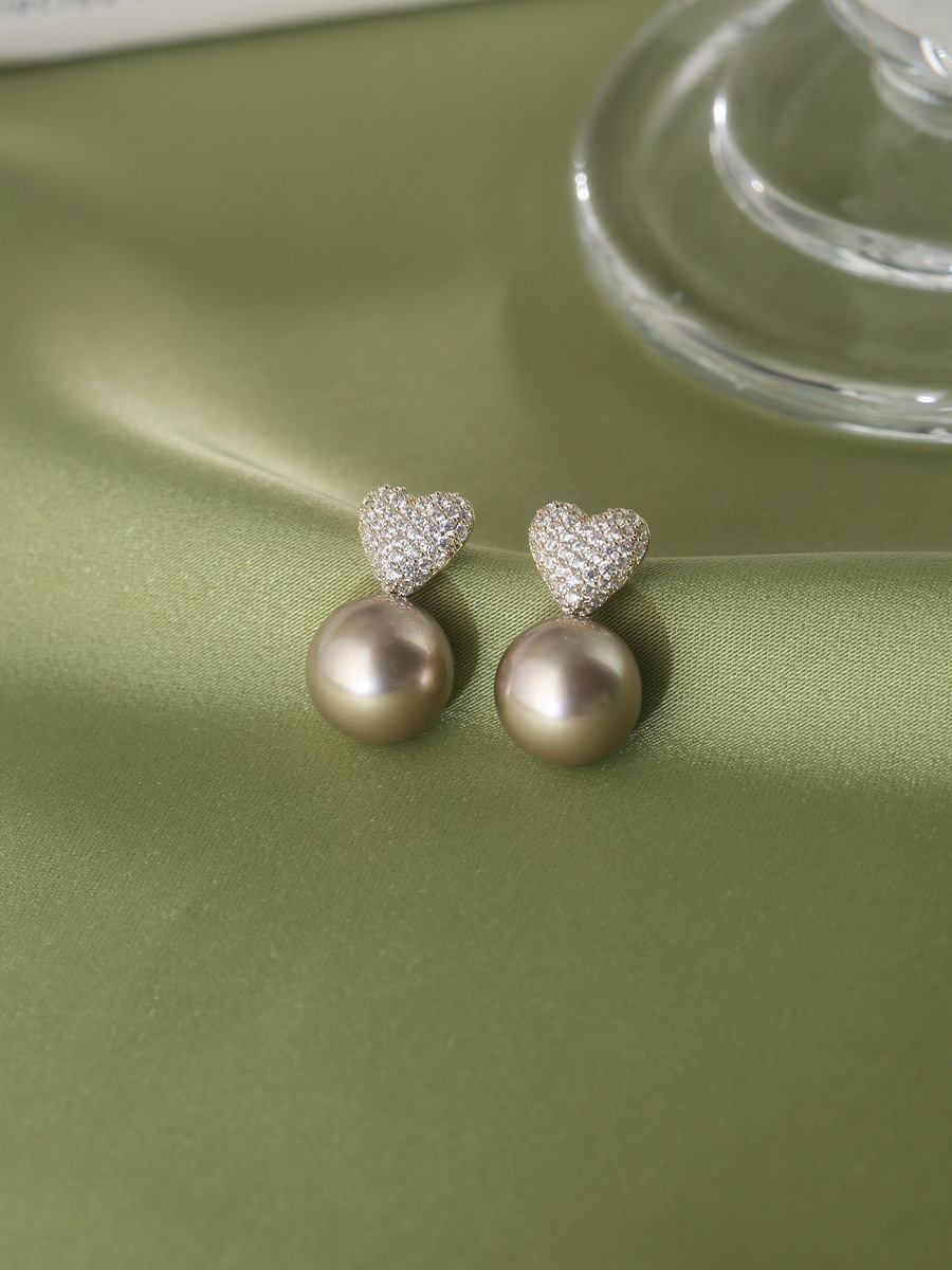 Elegant Minimalist Micro-Inlaid Zircon Heart Pearl Stud Earrings for Women - Versatile Light Luxury Niche Design Elegant Minimalist Micro-Inlaid Zircon Heart Pearl Stud Earrings for Women - Versatile Light Luxury Niche Design