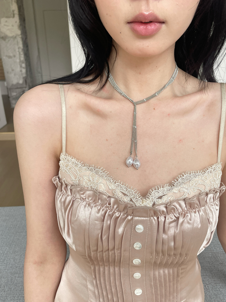 Elegant Minimalist Pearl Wrapped Necklace - Versatile Clavicle Chain for Women, High-End Layered Design for Socialite Style Elegant Minimalist Pearl Wrapped Necklace - Versatile Clavicle Chain for Women, High-End Layered Design for Socialite Style