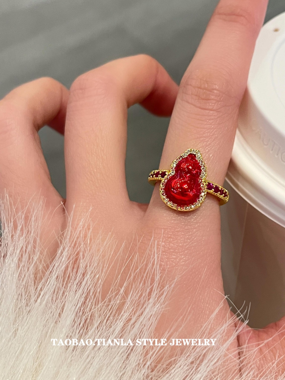 Elegant Open Finger Ring for Women - Super Bright Festive Big Red Gourd Design, Light Luxury, High-End Style