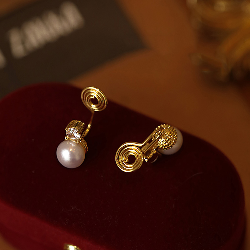Elegant Pearl Earrings for Women - High-End Light Luxury Design, Chic Lady Style Accessories for Special Occasions Elegant Pearl Earrings for Women - High-End Light Luxury Design, Chic Lady Style Accessories for Special Occasions