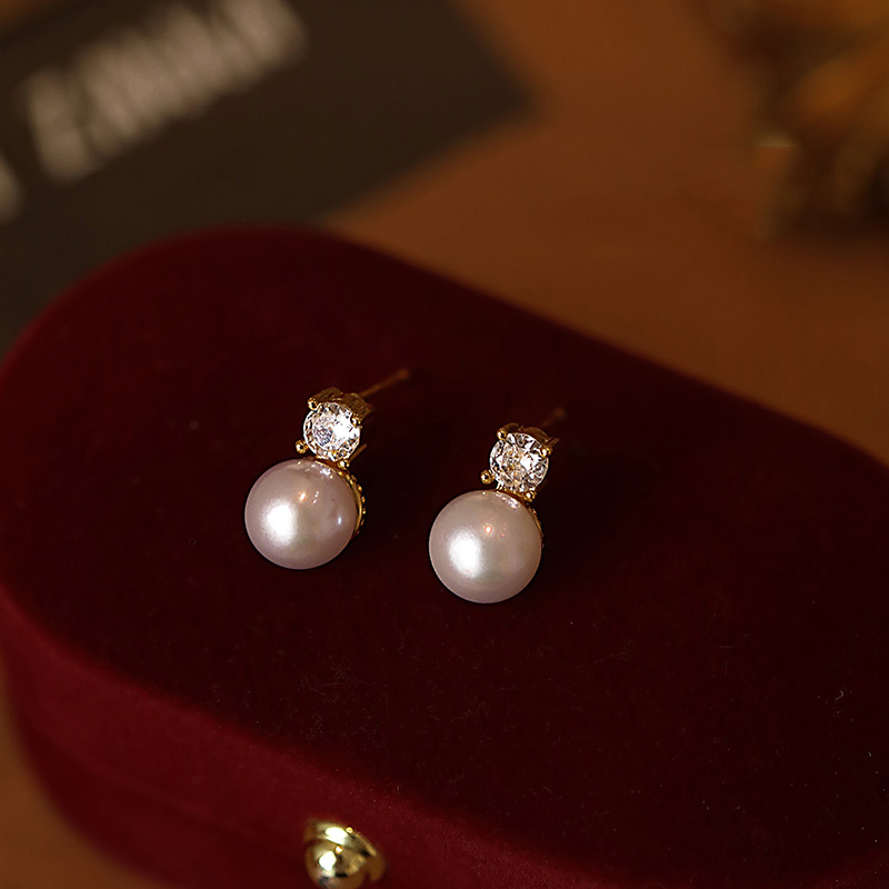 Elegant Pearl Earrings for Women - High-End Light Luxury Design, Chic Lady Style Accessories for Special Occasions