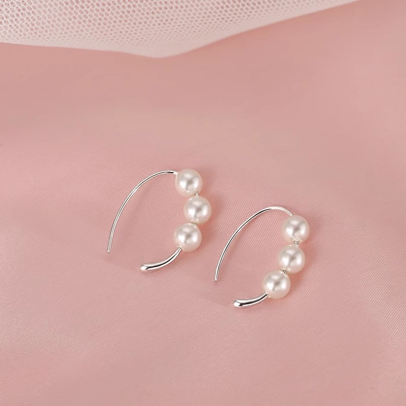 Elegant Pearl Hook Earrings for Women - Chic Designer Style, Temperament Jewelry, Perfect for Fashion-Forward Looks