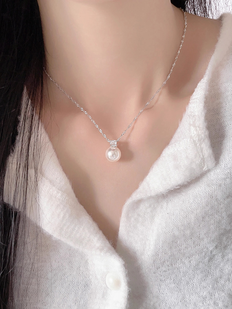Elegant Pearl Necklace for Women - High-End Silver Collarbone Chain, Classy French Style Jewelry, Exquisite Design Elegant Pearl Necklace for Women - High-End Silver Collarbone Chain, Classy French Style Jewelry, Exquisite Design