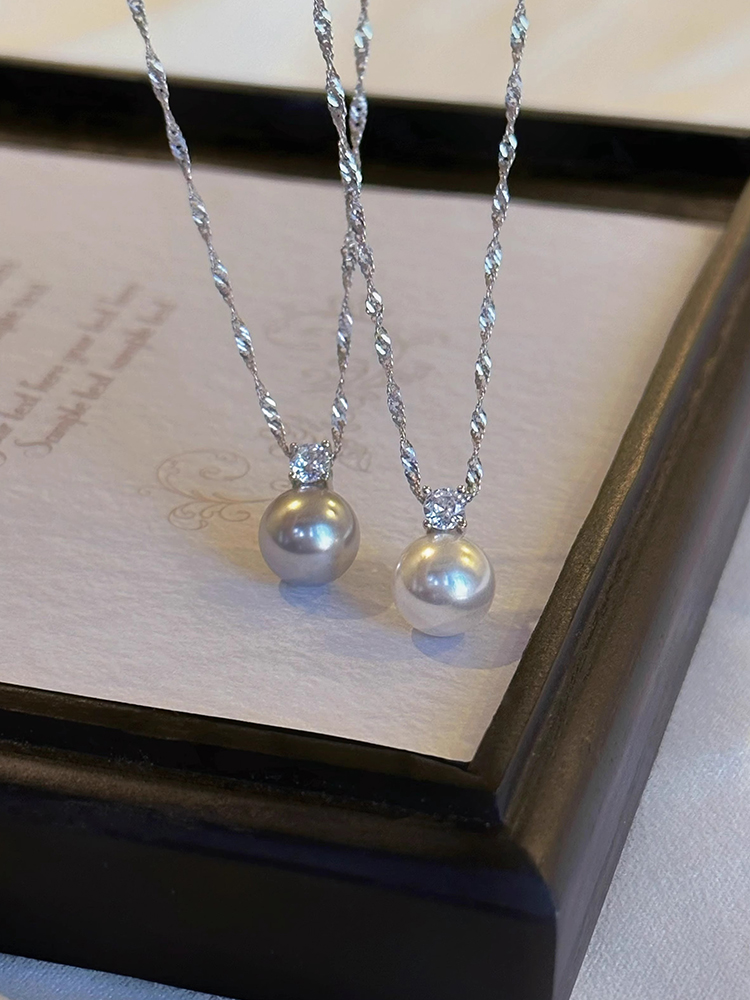 Elegant Pearl Necklace for Women - High-End Silver Collarbone Chain, Classy French Style Jewelry, Exquisite Design Elegant Pearl Necklace for Women - High-End Silver Collarbone Chain, Classy French Style Jewelry, Exquisite Design