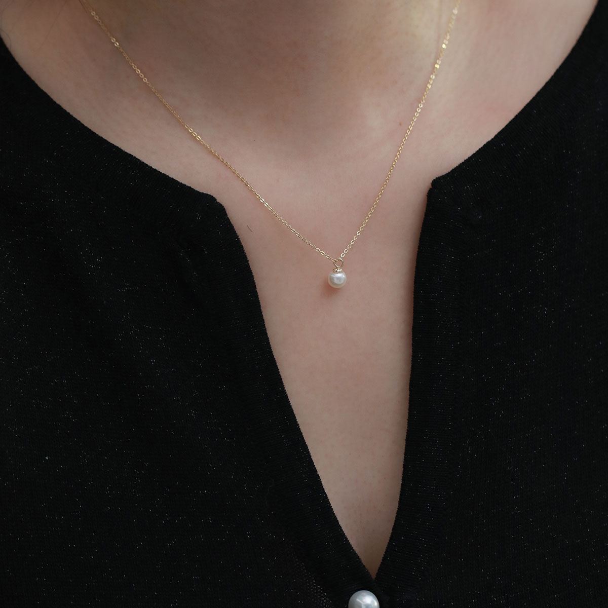 Elegant Pearl Necklace for Women, Versatile Light Luxury Pendant Clavicle Chain, Trendy Fashion Accessory for Any Occasion