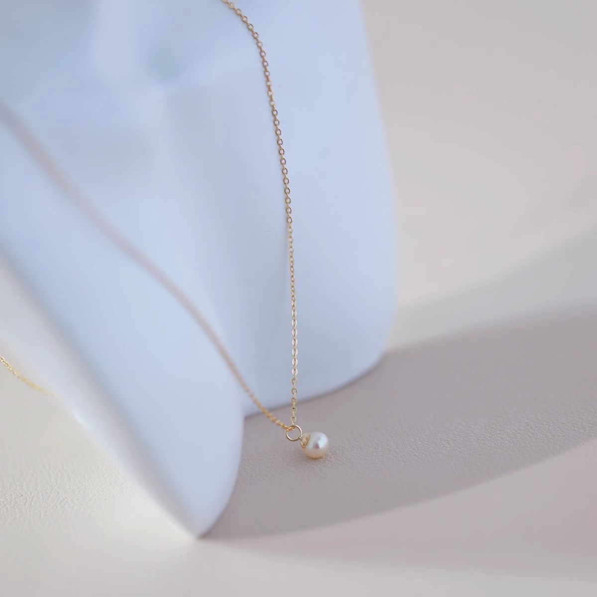 Elegant Pearl Necklace for Women, Versatile Light Luxury Pendant Clavicle Chain, Trendy Fashion Accessory for Any Occasion Elegant Pearl Necklace for Women, Versatile Light Luxury Pendant Clavicle Chain, Trendy Fashion Accessory for Any Occasion