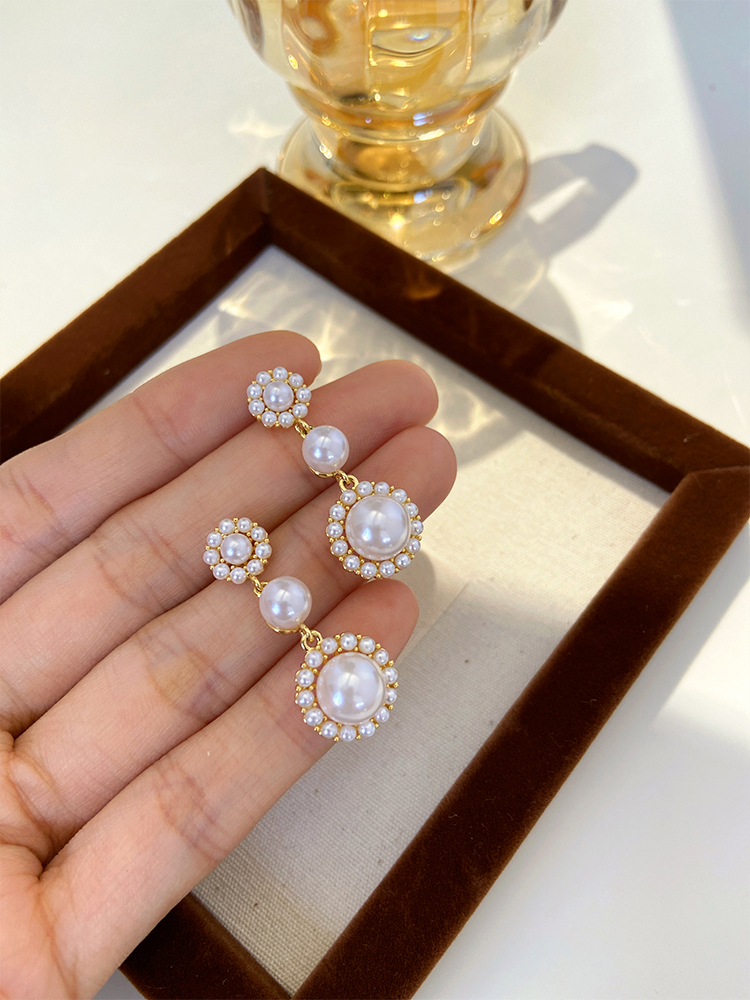 Elegant Pearl Pendant Earrings for Women - Minimalist Light Luxury Ear Studs, Unique Versatile Accessories