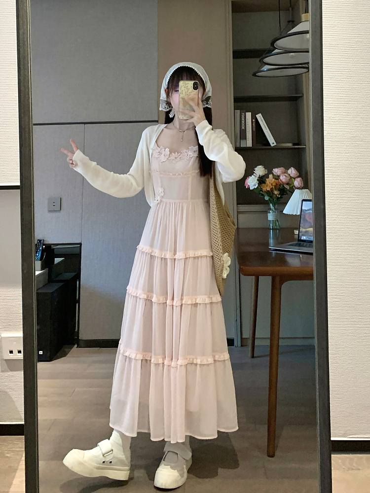 Elegant Pink Spaghetti Strap Dress with Flared Skirt - 2025 Spring/Summer Vacation Style, Perfect for Y2K and 90s Fashion Lovers Elegant Pink Spaghetti Strap Dress with Flared Skirt - 2025 Spring/Summer Vacation Style, Perfect for Y2K and 90s Fashion Lovers