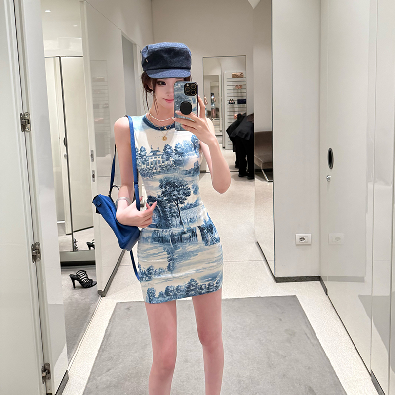 Elegant Porcelain Rhythm Blue and White Printed Sleeveless Tank Dress for Women, High-End Feel, Trendy 90s Style