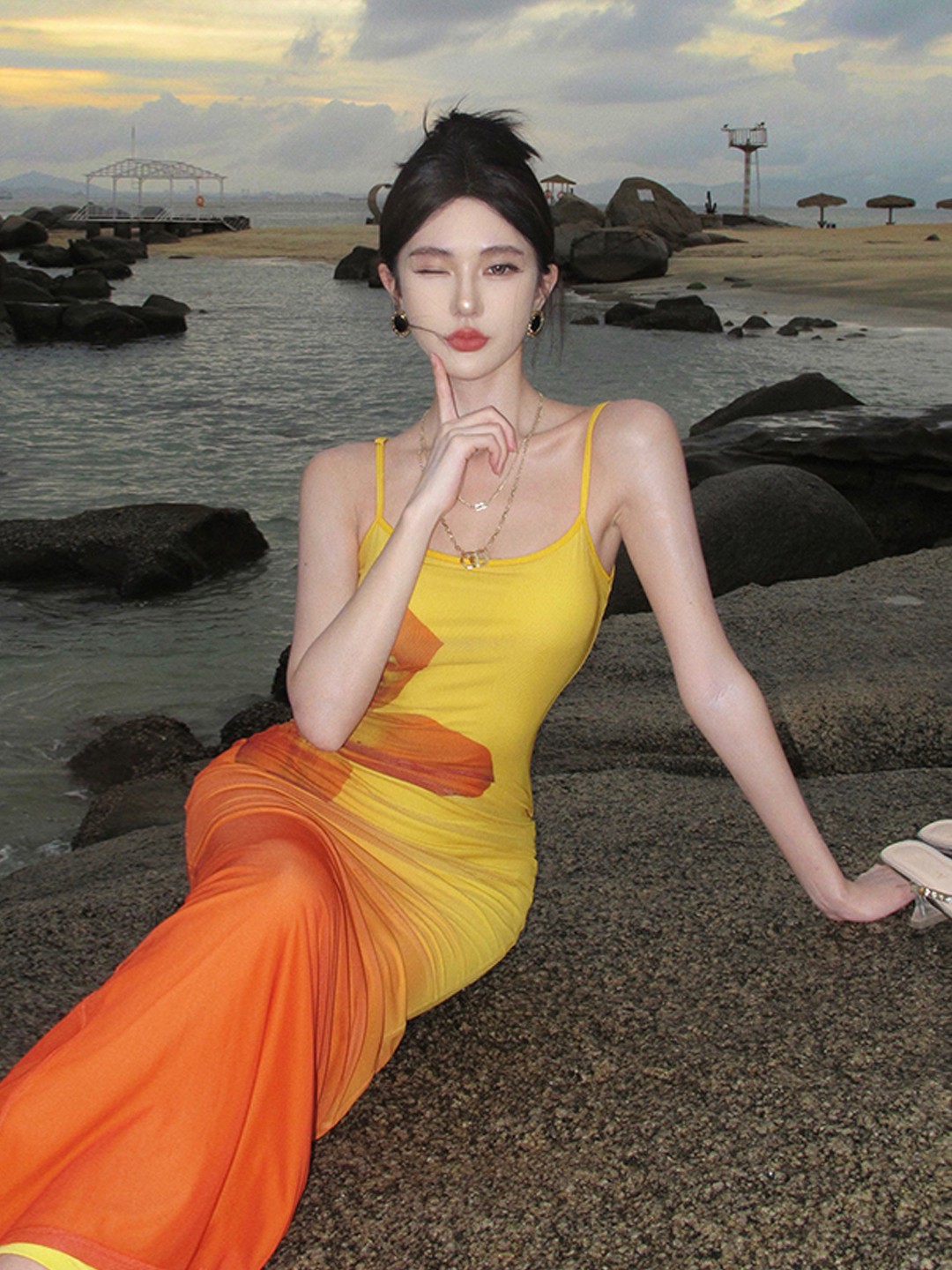 Elegant Printed Fishtail Long Dress with Spaghetti Straps, Stretchy Mesh, Summer Slim-Fit Bodycon Style Elegant Printed Fishtail Long Dress with Spaghetti Straps, Stretchy Mesh, Summer Slim-Fit Bodycon Style