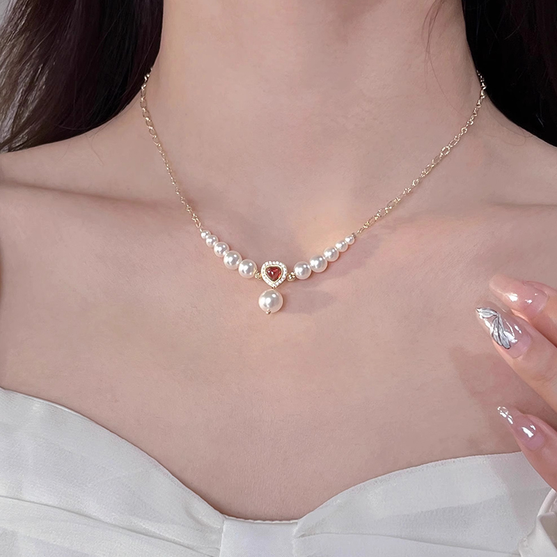 Elegant Red Garnet Pearl Necklace for Women - Classy French Designer-Inspired Light Luxury Neck Chain