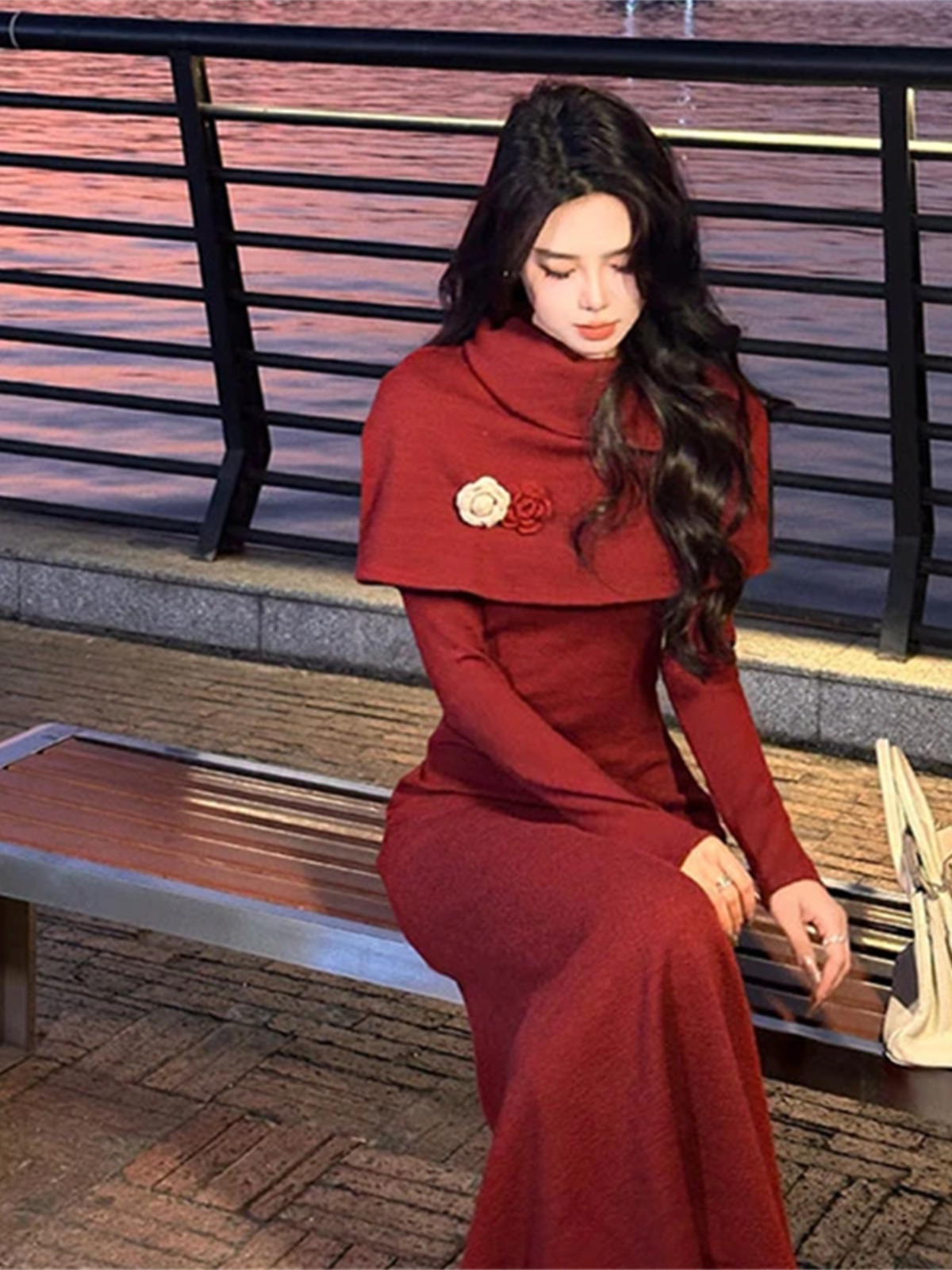 Elegant Red Knitted Shawl Dress for Women - High-Quality Waist-Cinching Long Skirt in French Style for Autumn/Winter Fashion