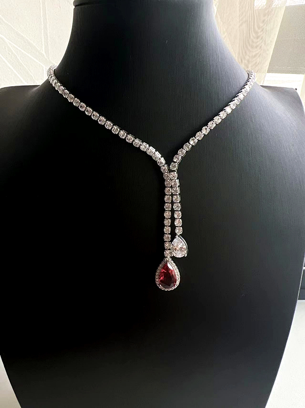 Elegant Ruby Clavicle Necklace for Women - Versatile Light Luxury Neck Accessory with High-End Style Elegant Ruby Clavicle Necklace for Women - Versatile Light Luxury Neck Accessory with High-End Style