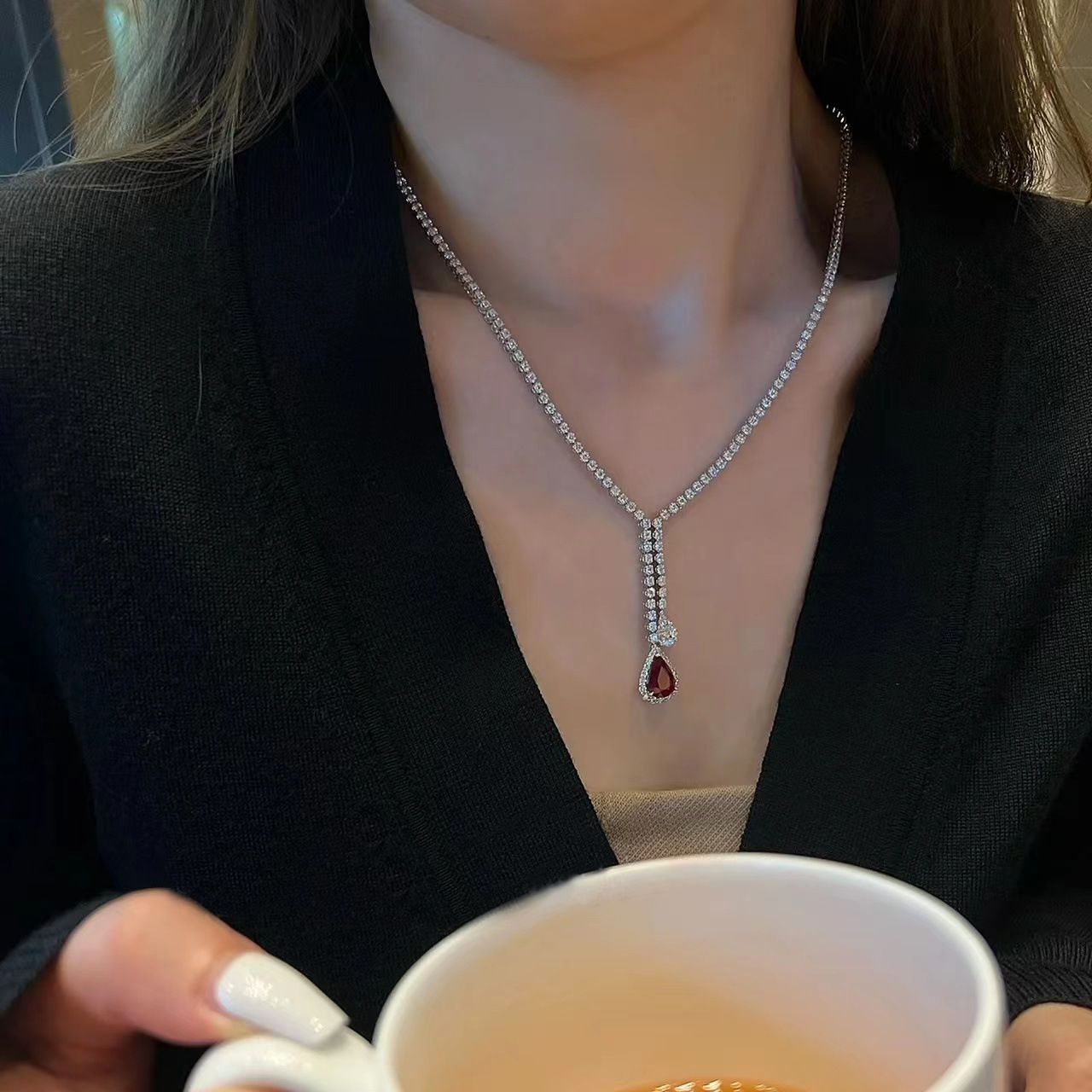 Elegant Ruby Clavicle Necklace for Women - Versatile Light Luxury Neck Accessory with High-End Style Elegant Ruby Clavicle Necklace for Women - Versatile Light Luxury Neck Accessory with High-End Style