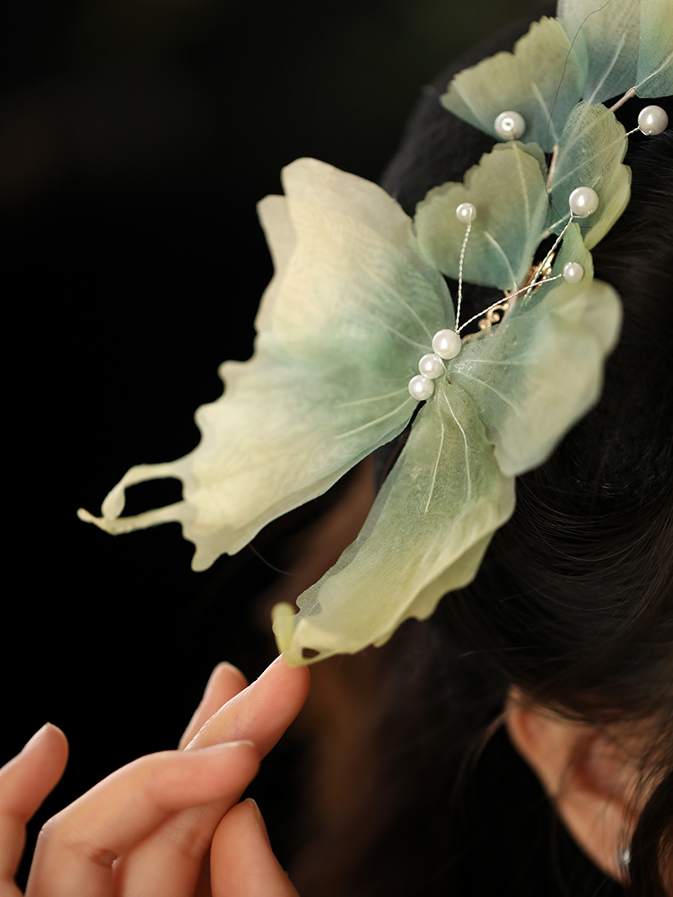 Elegant Silk Embossed Butterfly Hanfu Hairpin Side Clip - Fairy-like Ancient Style Hair Accessory for Girls Elegant Silk Embossed Butterfly Hanfu Hairpin Side Clip - Fairy-like Ancient Style Hair Accessory for Girls