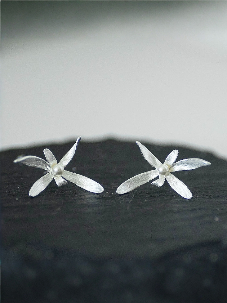 Elegant Silver 925 Orchid Earrings - Minimalist Chinese Design, Luxury Iris Flower Jewelry for Modern Style